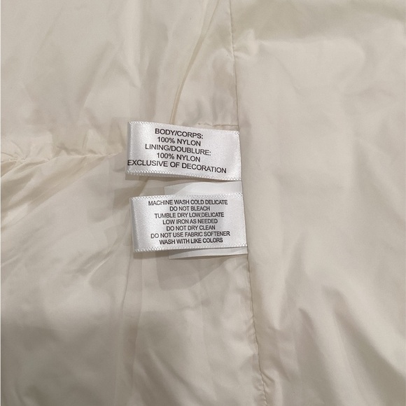 NWT - Philadelphia Phillies Cream Puffer Vest - medium - Picture 5 of 6